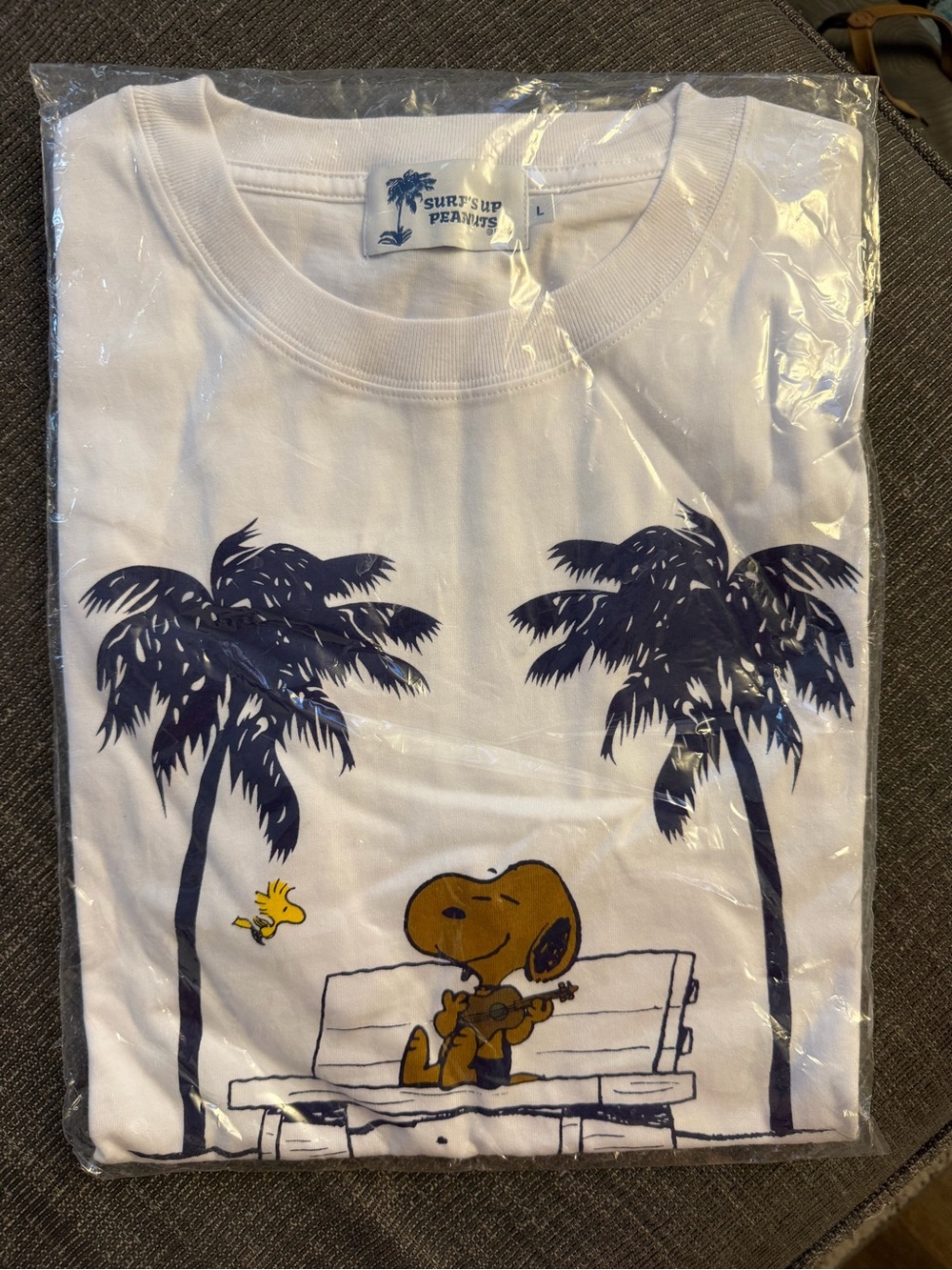 Surf’s Up Peanuts Hawaii Snoopy Woodstock NWT Sealed T-Shirt Large